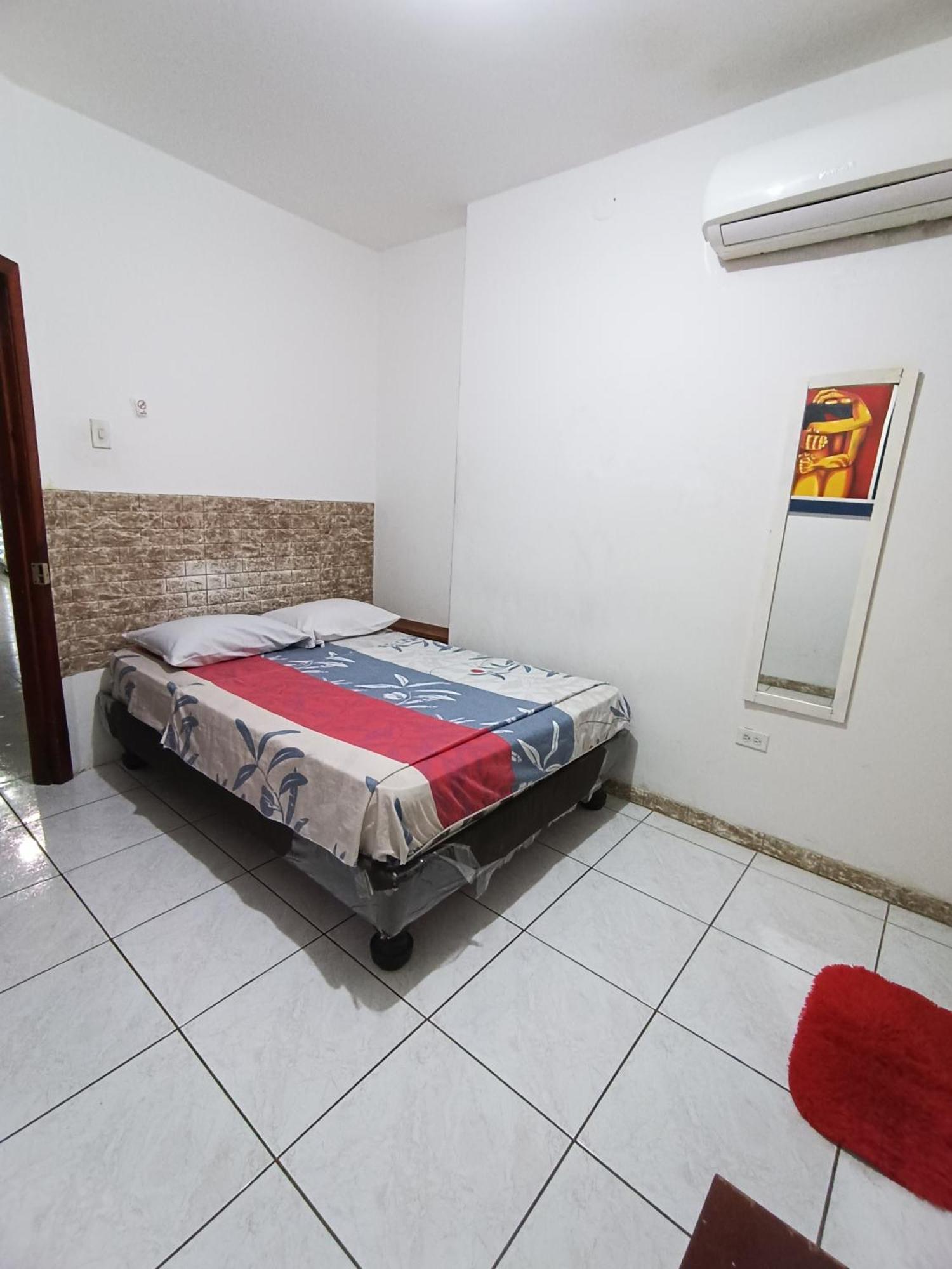 Hostal Venecia -Tu Casa En Manta. Экстерьер фото